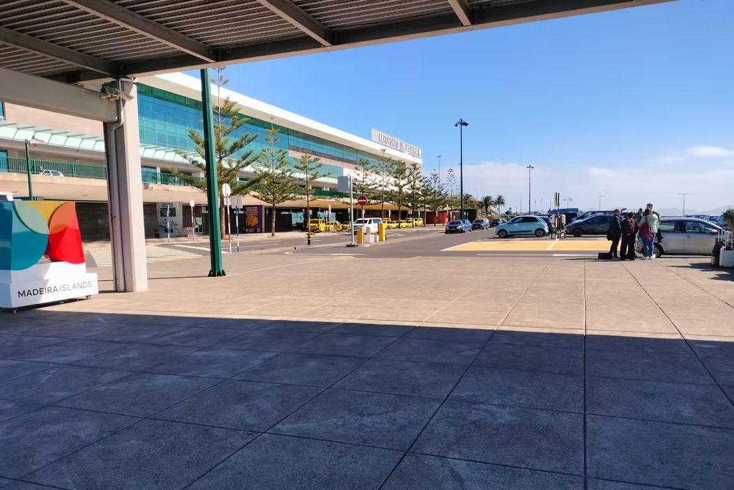 MADEIRA AIRPORT - PARK P0 (MEETING POINT)